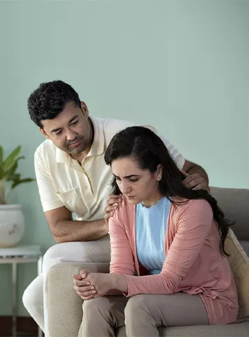 गर्भपात (Miscarriage Meaning in Hindi): पहले महीने में गर्भपात के लक्षण, कारण और उपचार